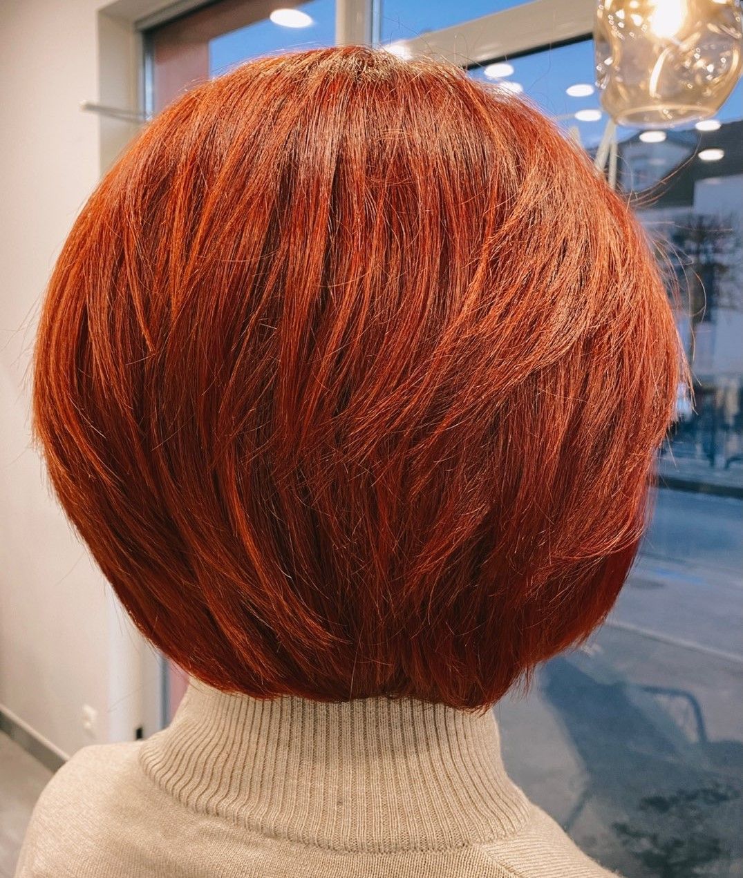 Carré avec une coloration reflet rouge