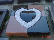 Urnengrab mit Herz Steinmetzbetrieb Josef Simon