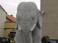 Elefant aus Stein Steinmetzbetrieb Josef Simon