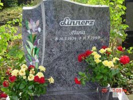 Grabinschrift Linnerz Steinmetzbetrieb Josef Simon