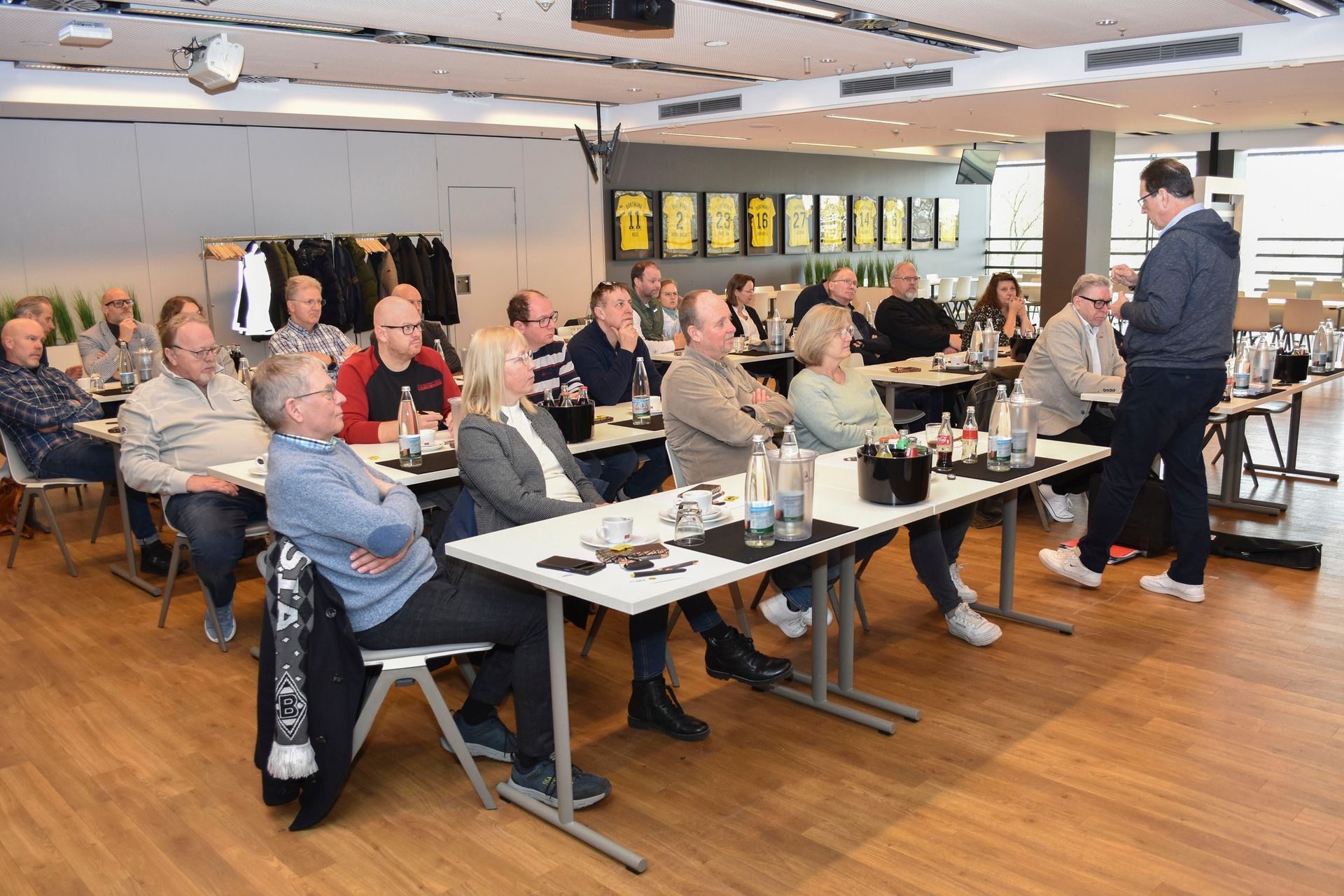 Fahrzeuglackierer tagten im BVB-Stadion