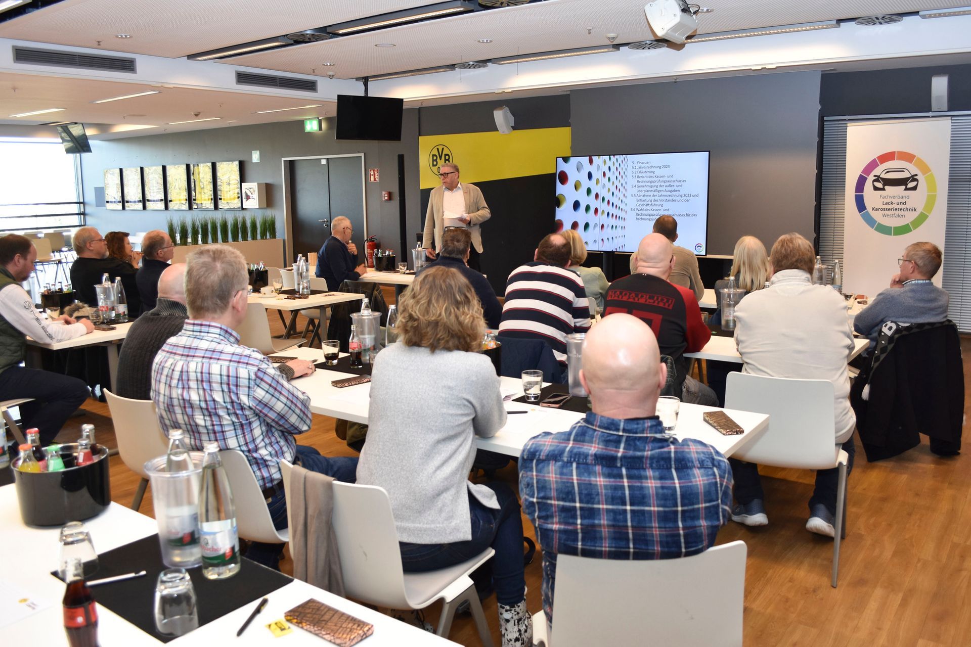 Fahrzeuglackierer tagten im BVB-Stadion
