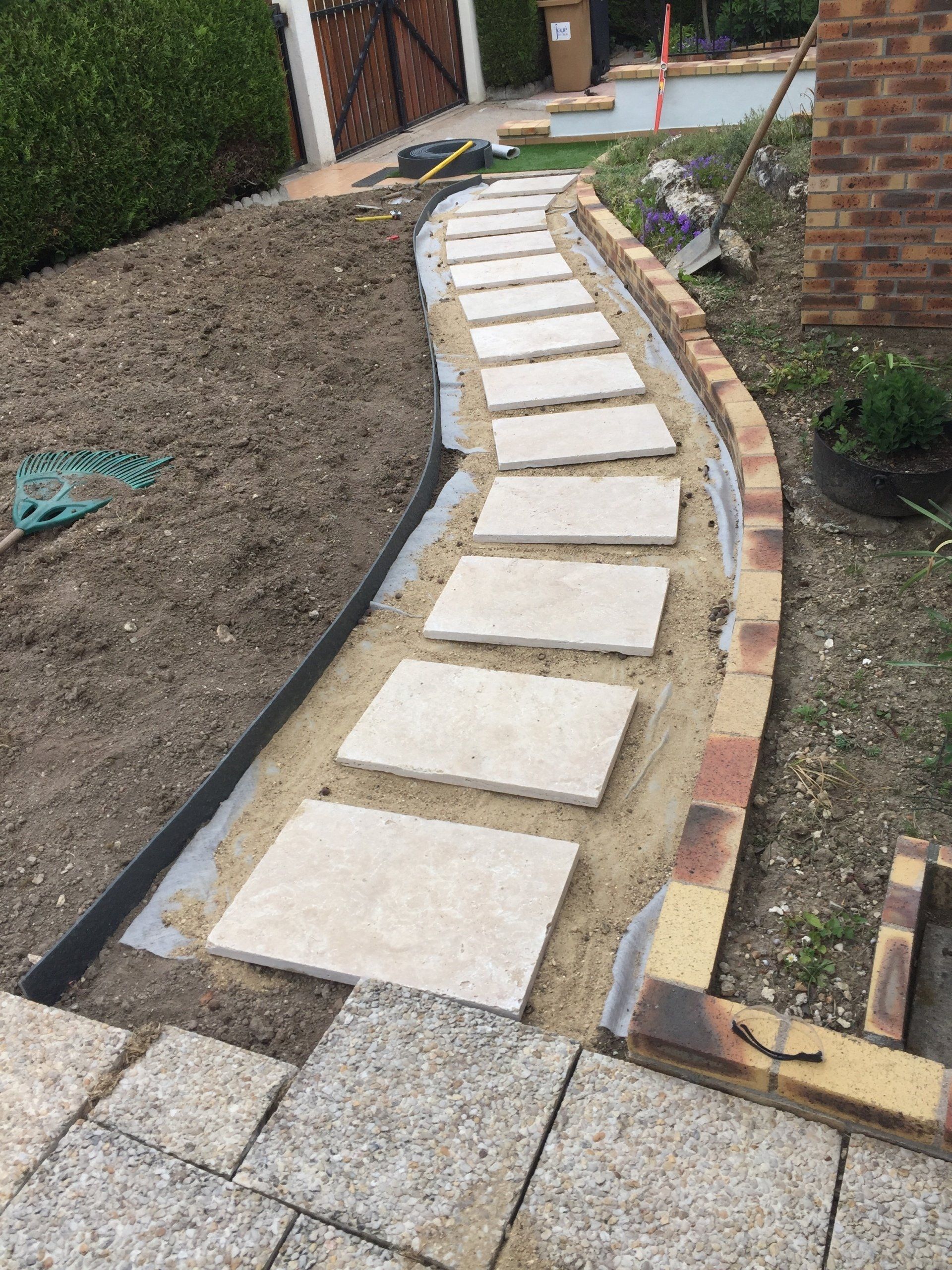 Création d'une allée de jardin