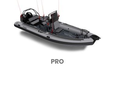 Un barco gris y negro con la palabra pro en él.