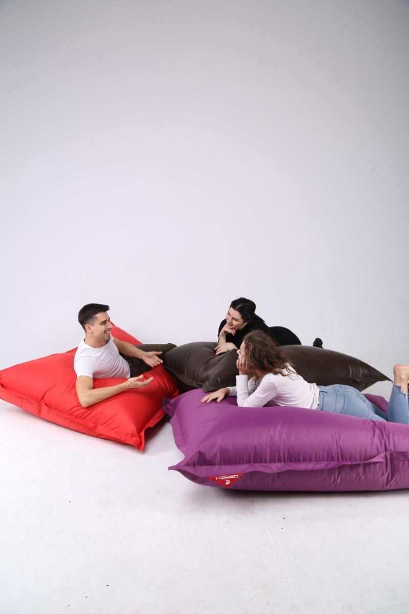 Kunden auf Sitzsäcken der HDI Dämmstoff-Vertriebs GmbH & Co.KG