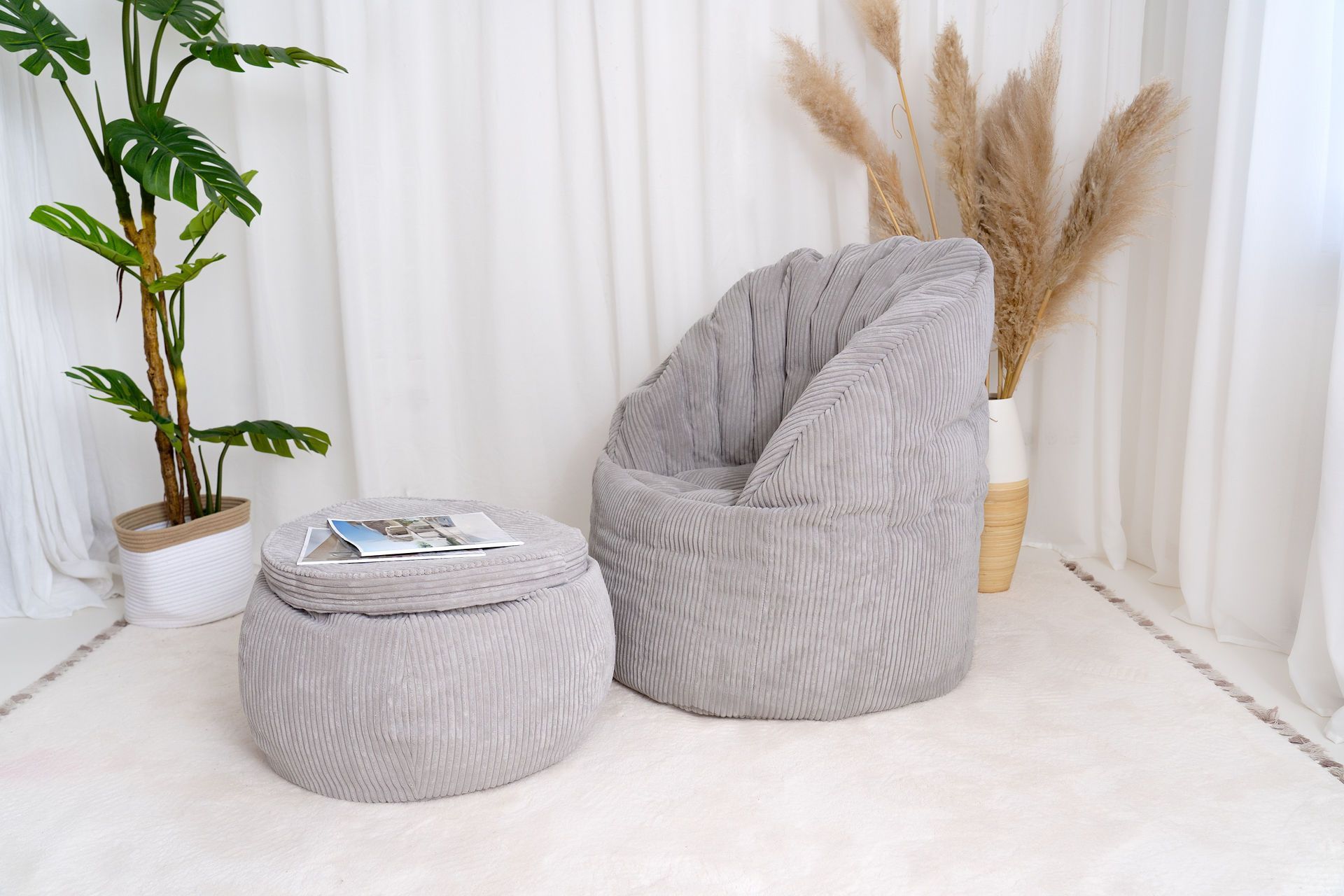 Kunden mit Sitzsäcken der HDI Dämmstoff-Vertriebs GmbH & Co.KG