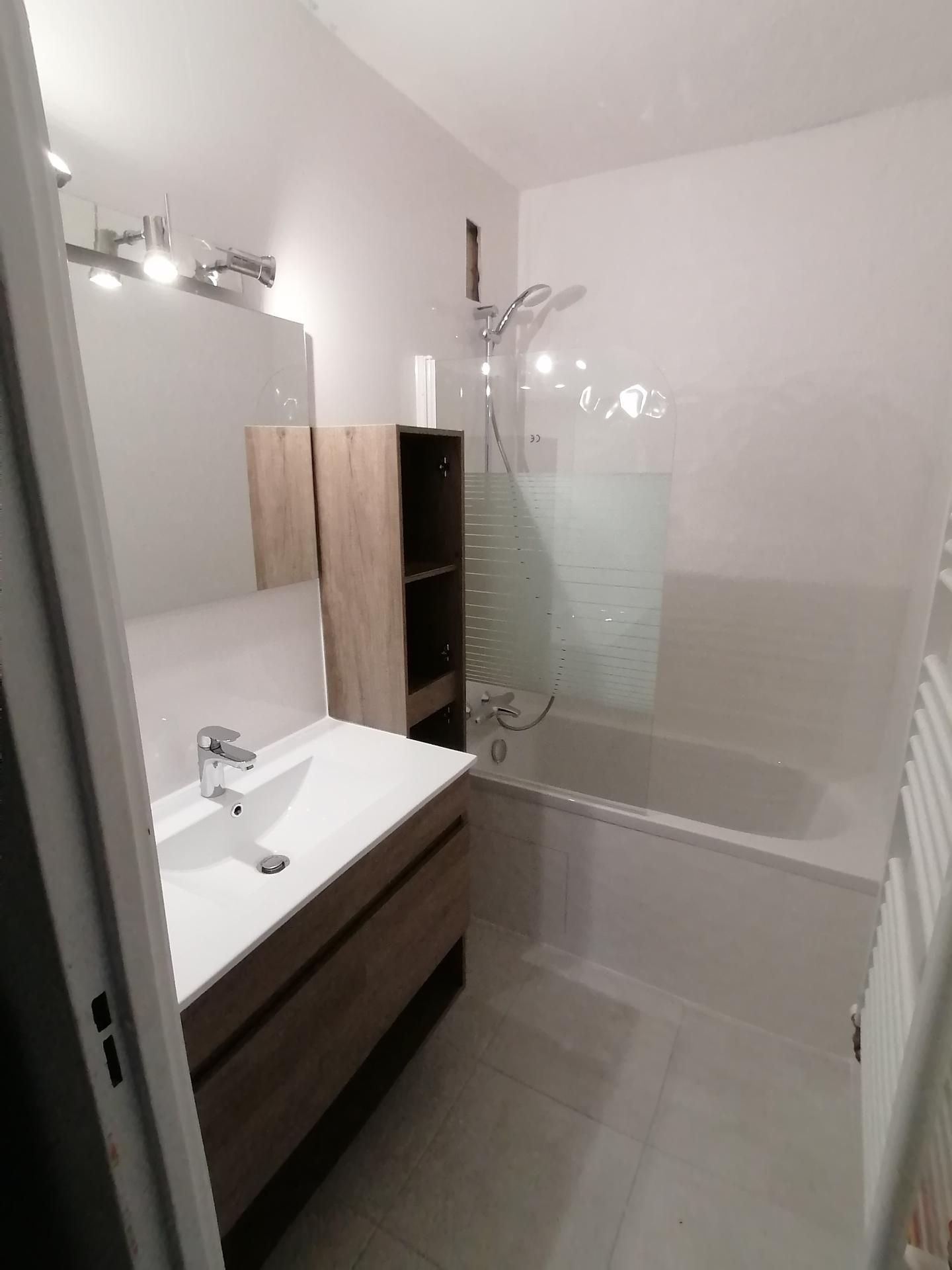 Salle de bains clé en main