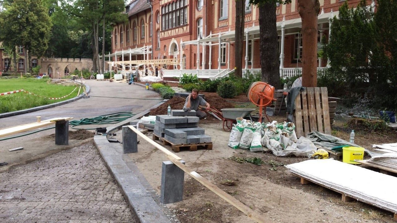 Riedrich Greenery and Landscaping