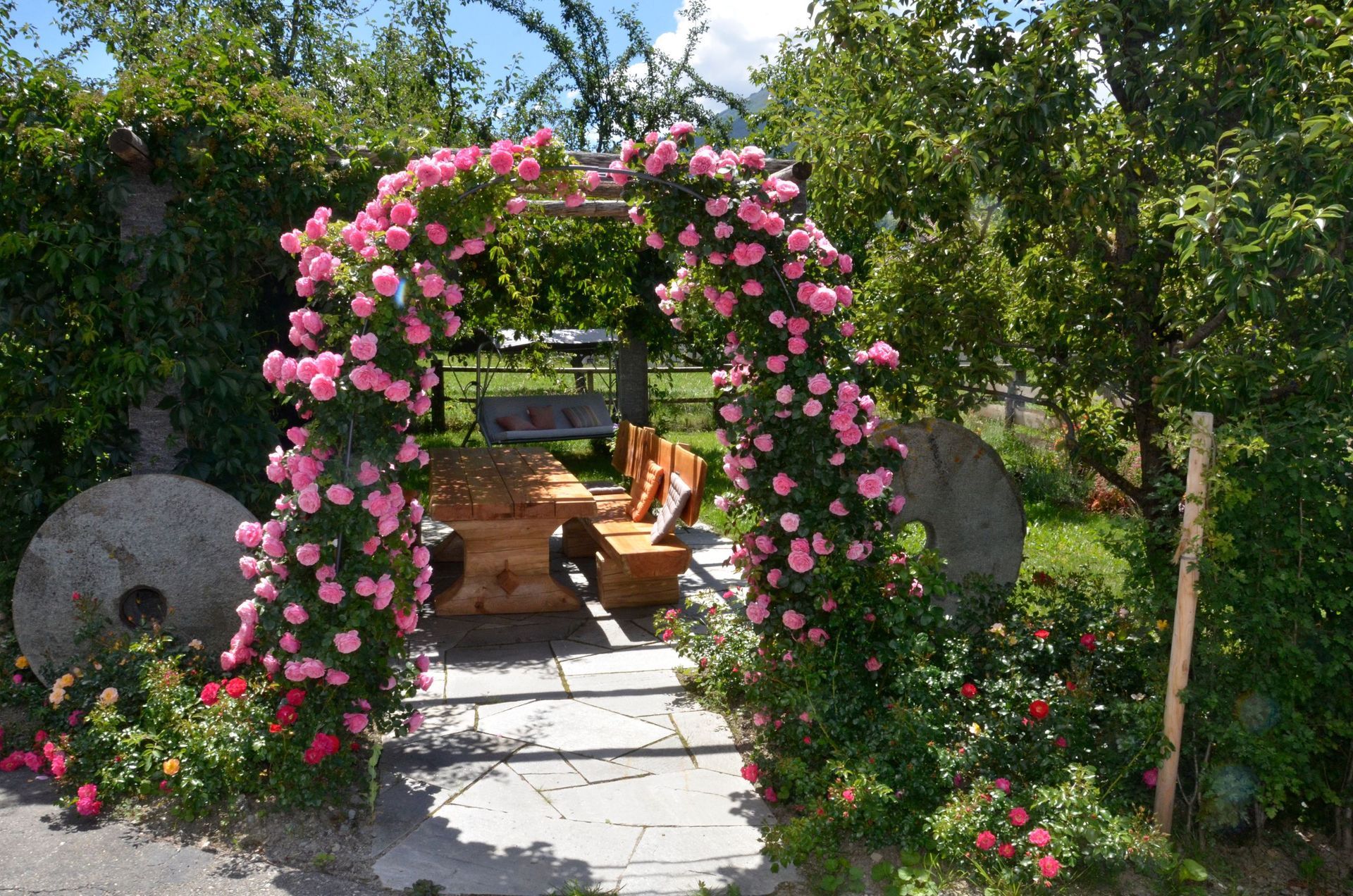 Aussenbereich Garage - Garage Riedhauser AG