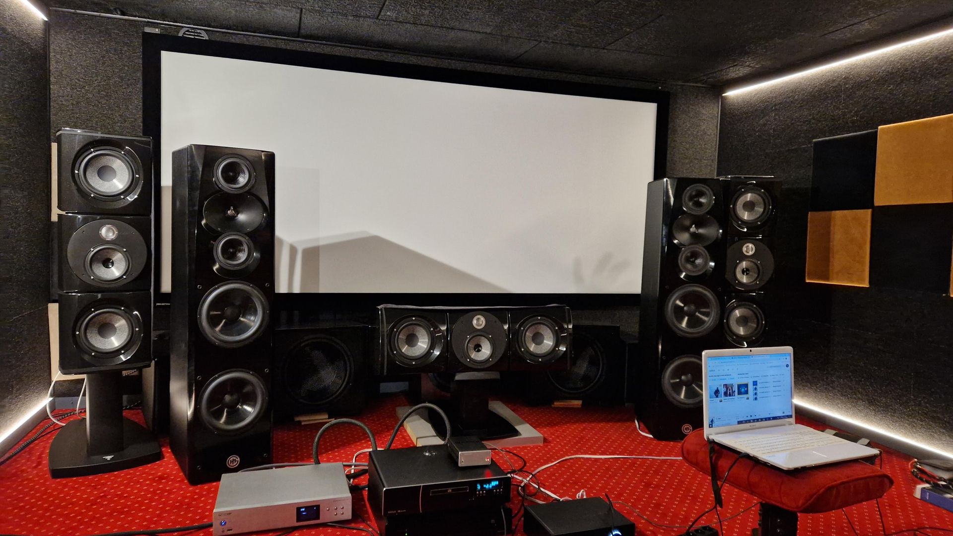 Équipement son et image dans une boutique