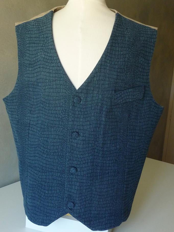 Création d'un gilet de costume pour homme à Avignon Création d'un gilet de costume pour homme à Avignon