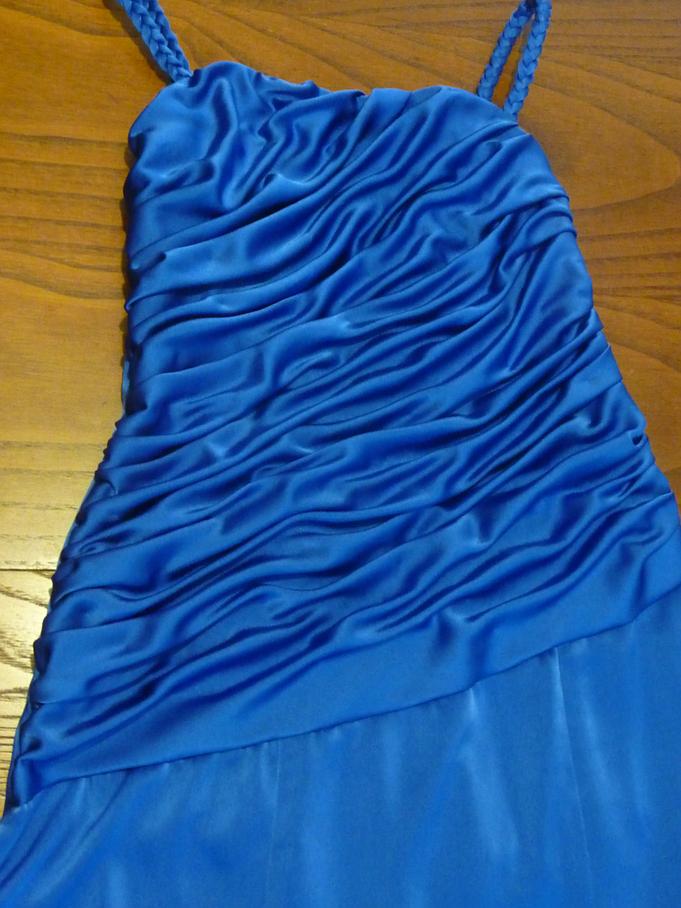 Robe de soirée avec drapage par L'Aiguille Magique à Avignon Robe de soirée avec drapage par L'Aiguille Magique à Avignon