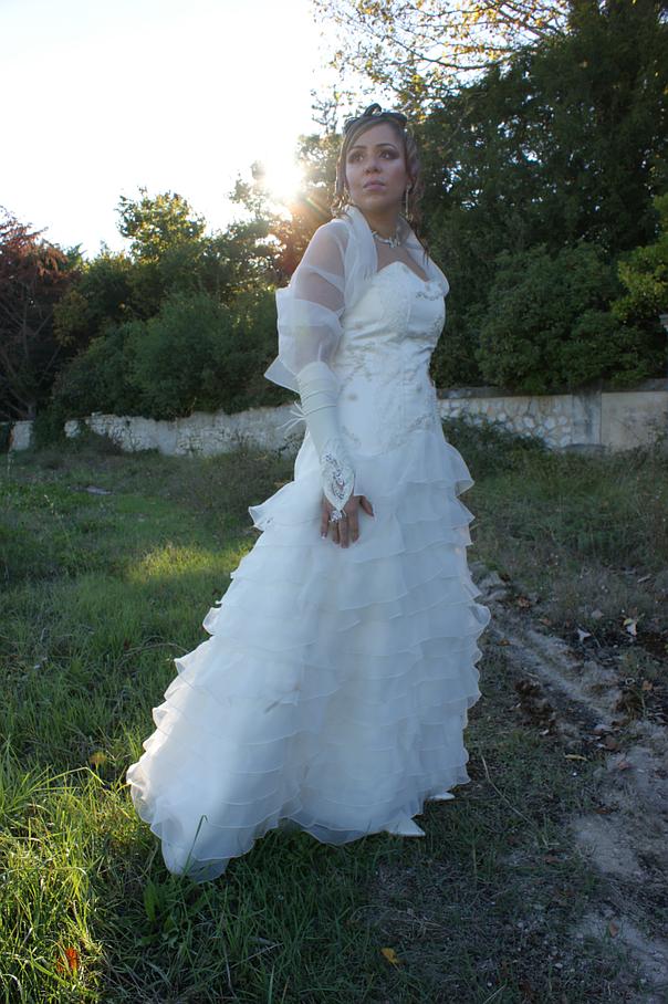 Création d'une robe de mariée par Nathalie Durand près de L'Isle-sur-la-Sorgues