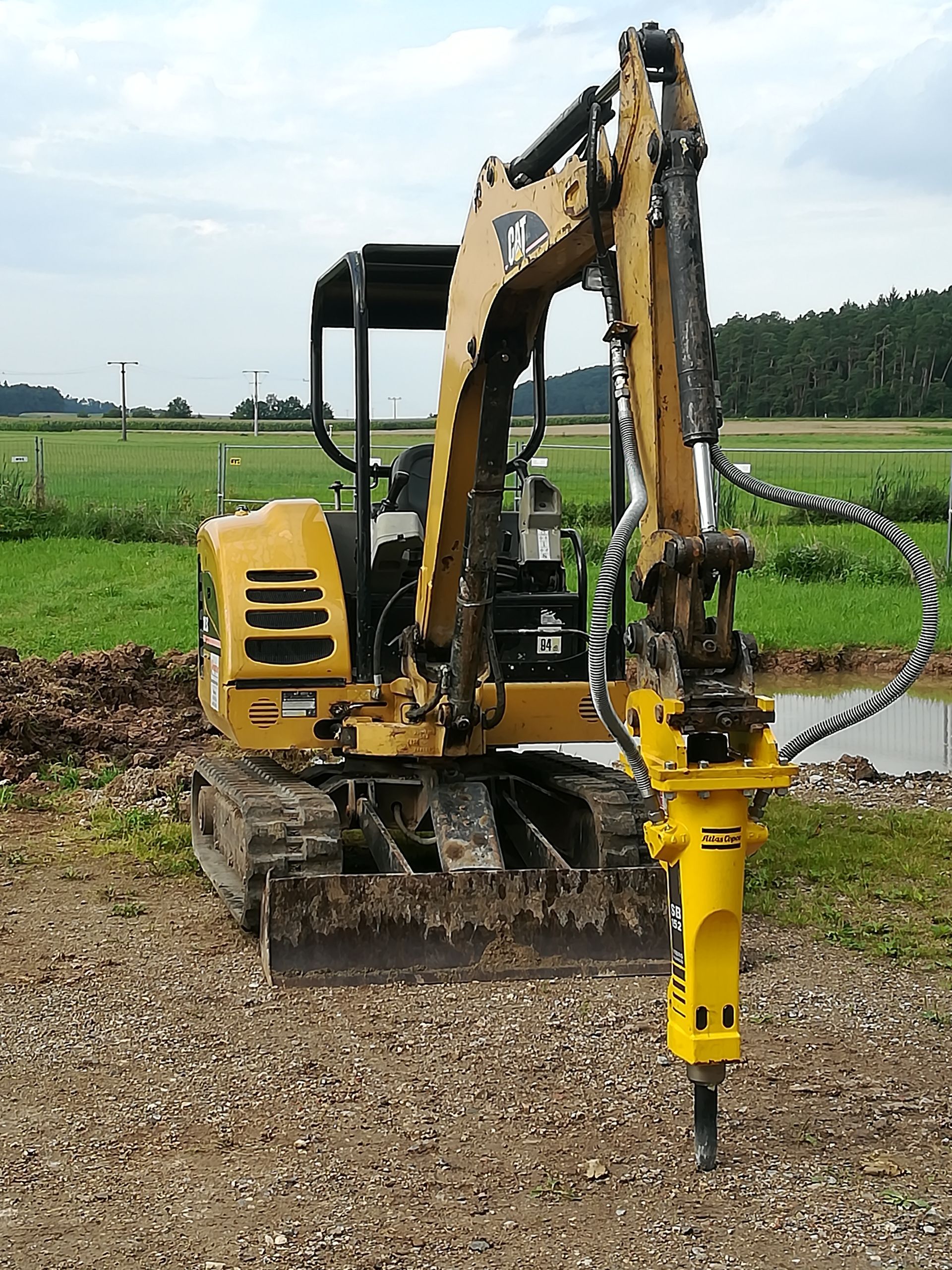 Weingärtner Baumaschinen – Bagger mit Presslufthammeraufsatz