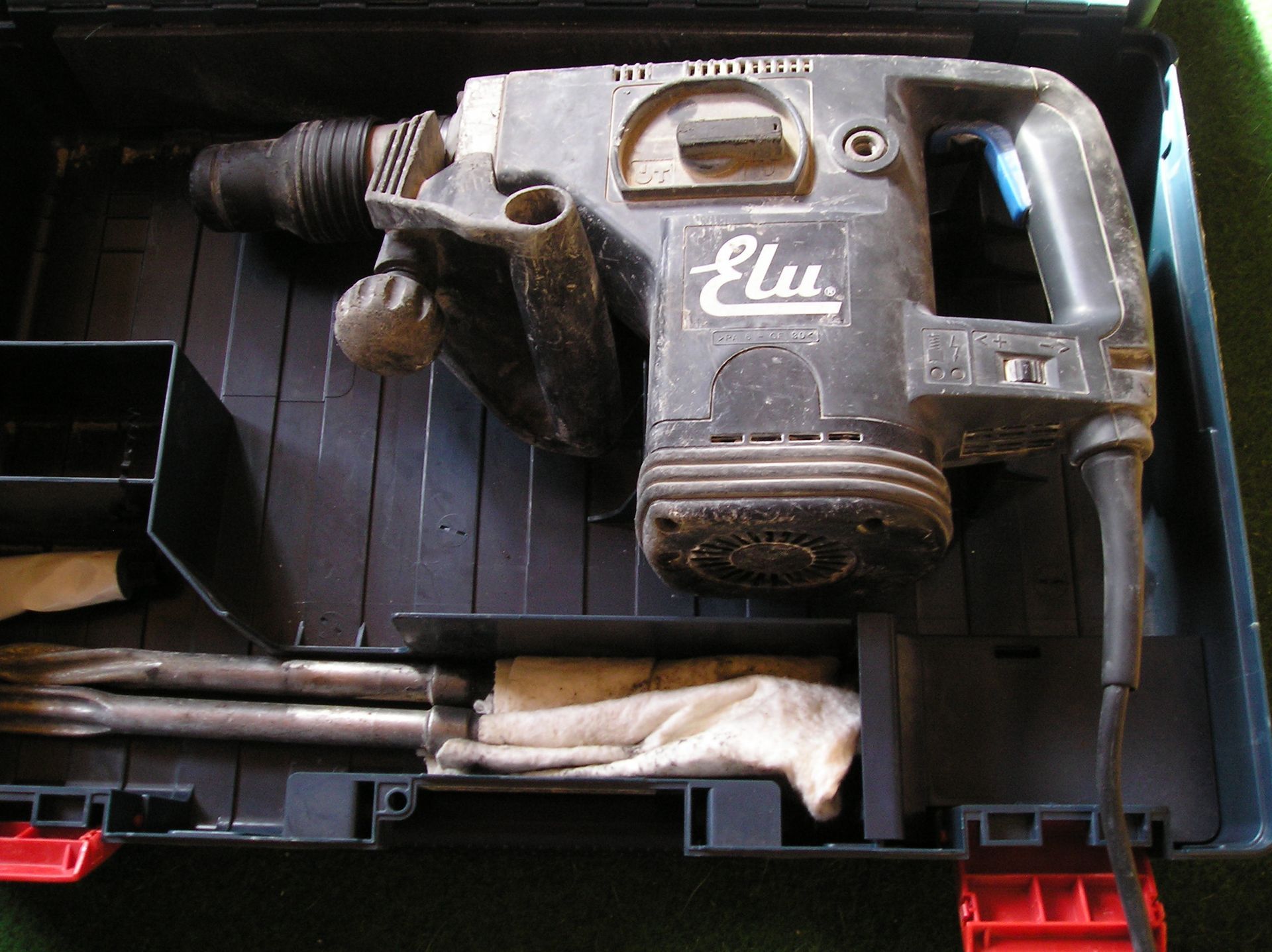 Weingärtner Baumaschinen – Abbruchhammer von Elu im Transportkoffer