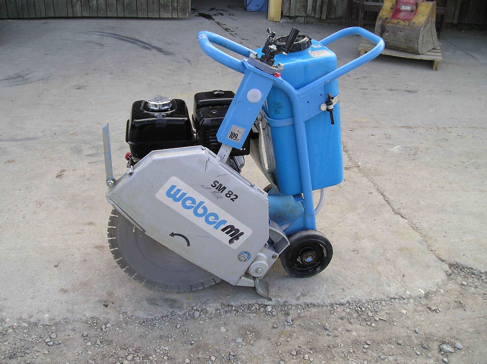 Weingärtner Baumaschinen – Nahaufnahme Fugenschneider