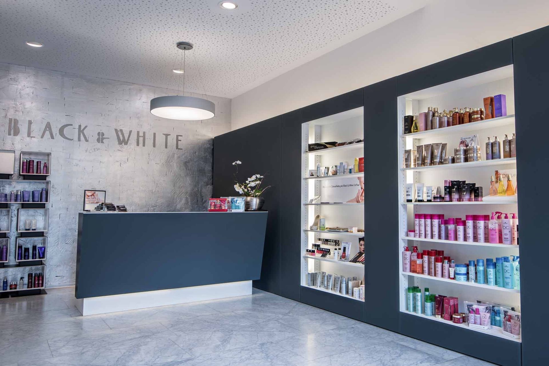Hairstyling Coiffeur Black & White - Zürich - Sara Vannotti Cosmetics