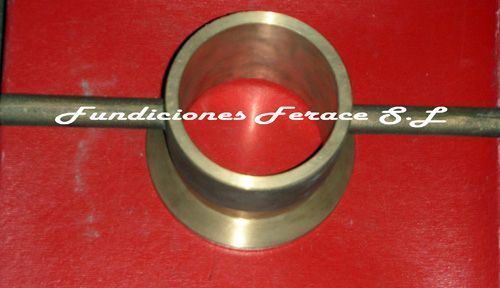 Un tubo de latón con la inscripción fundiciones ferace sl.