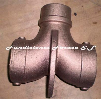 Un trozo de metal que dice fundiciones ferace sl.