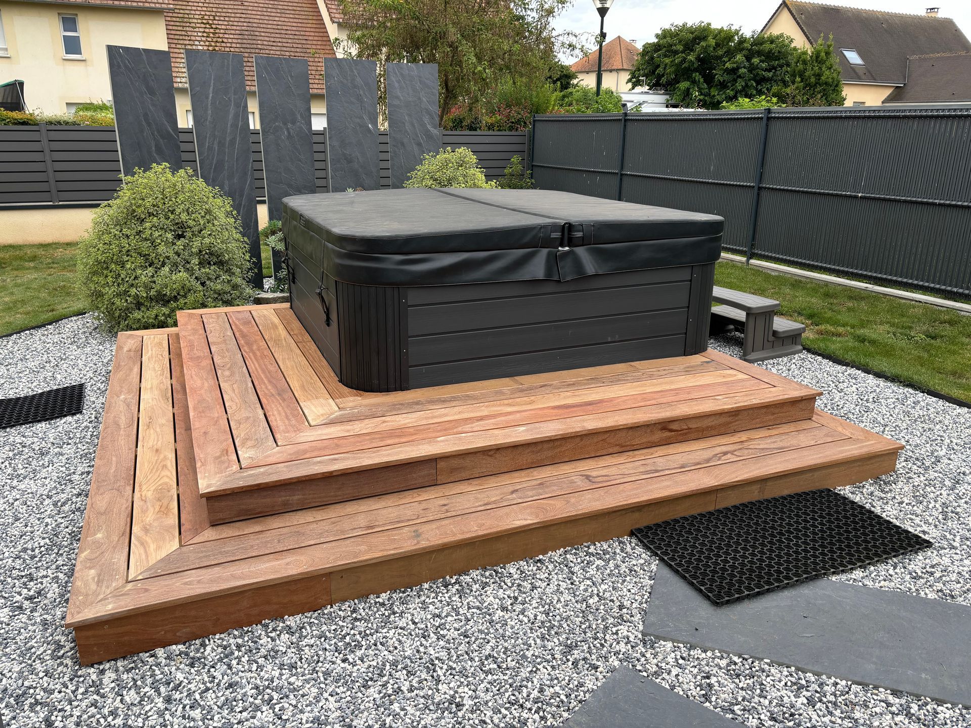 Terrasse pour un jacuzzi