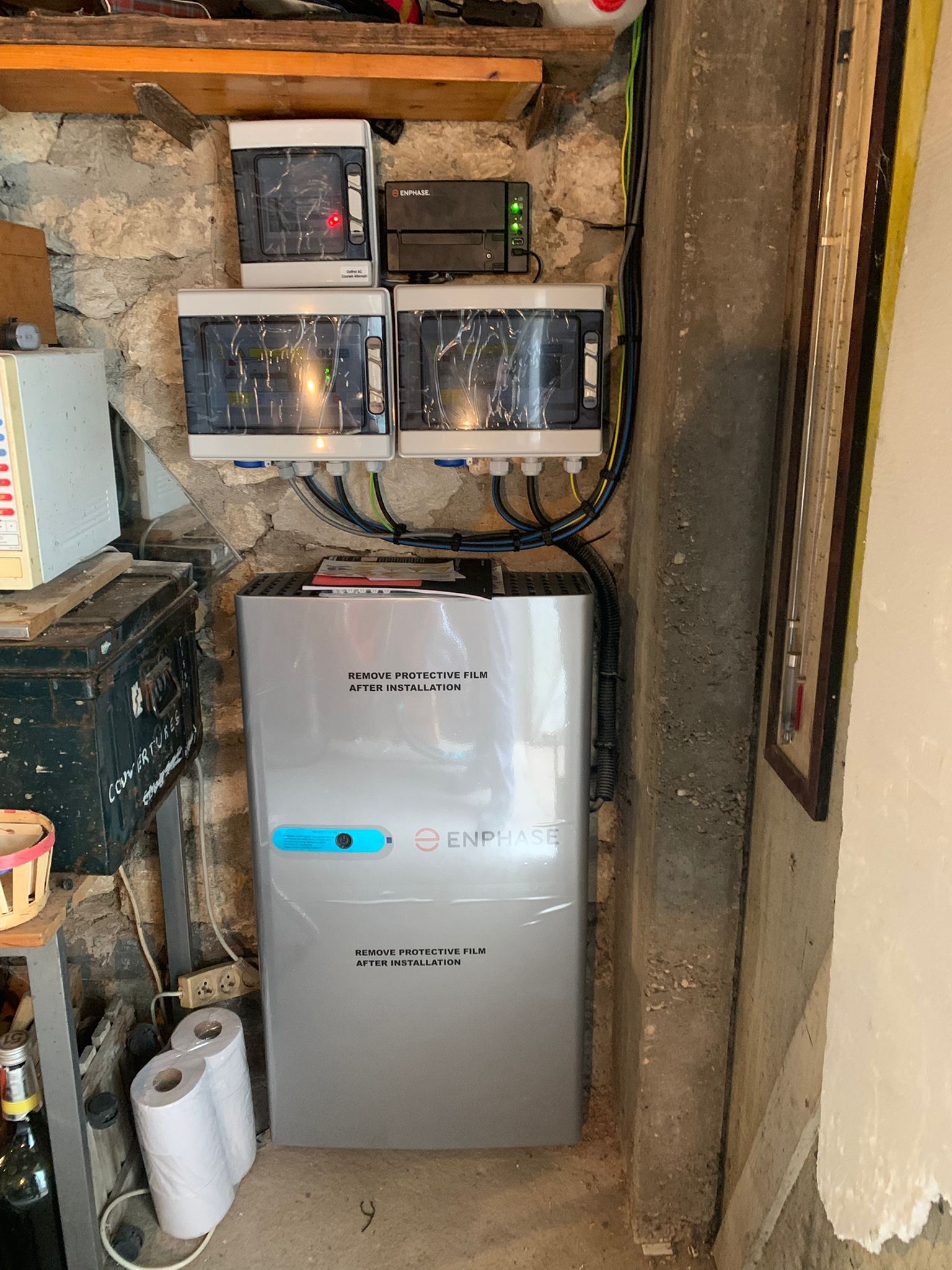 Compteurs électriques d'un batiment avec un accumulateur général