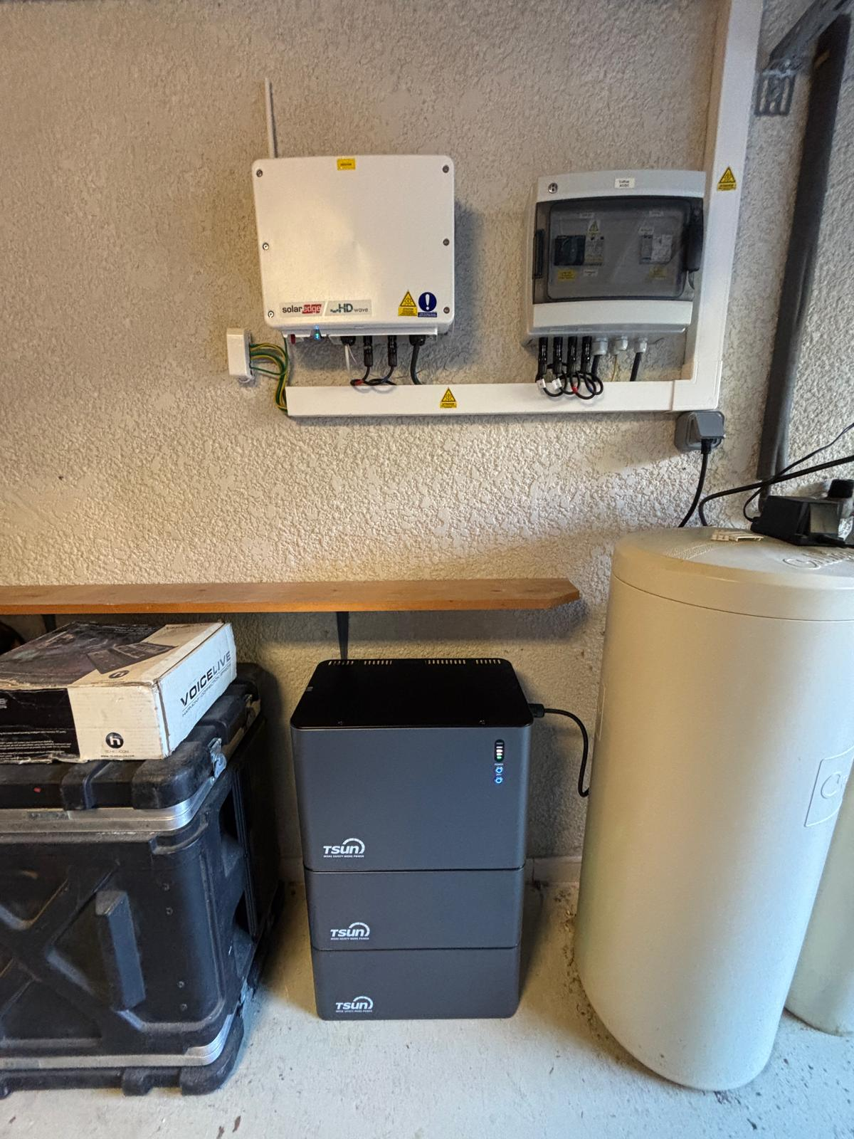 Système électrique d'une maison avec un accumulateur
