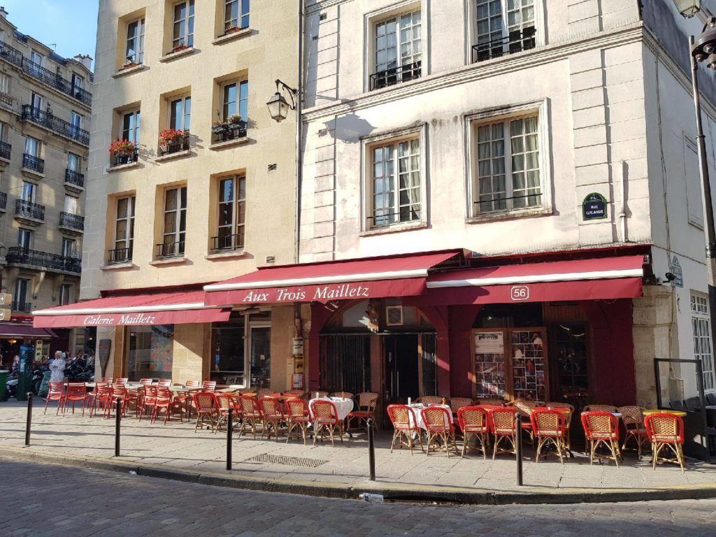 Ensembles de stores rouges et blancs