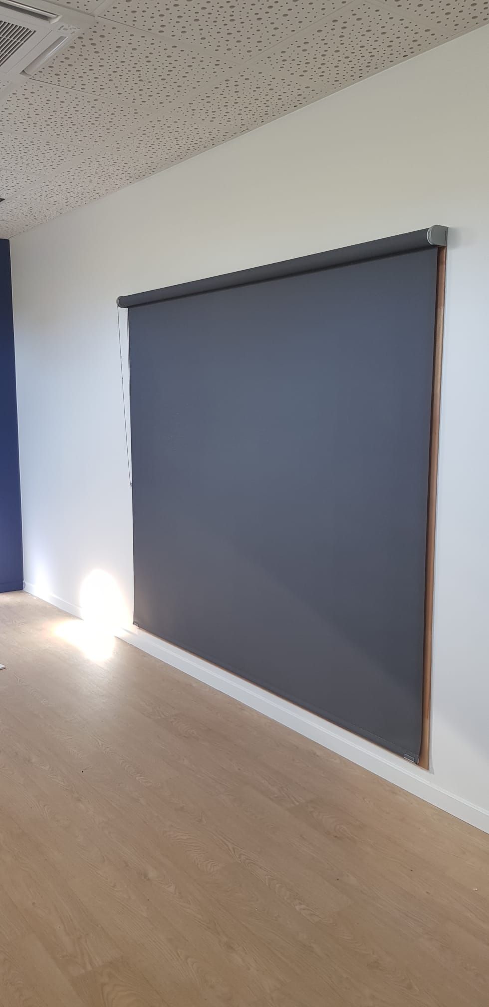 Store intérieur droit occultant