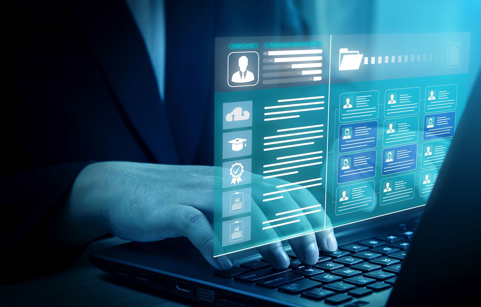 Due uomini stanno caricando degli scatoloni su un furgone.