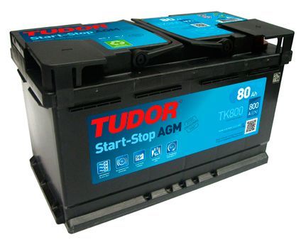 Se muestra una batería AGM Tudor Start Stop sobre un fondo blanco.
