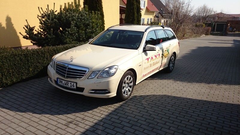 VW - Caddy (Fahrgäste: 5)