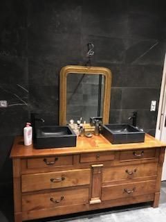 Meuble de salle de bains en bois