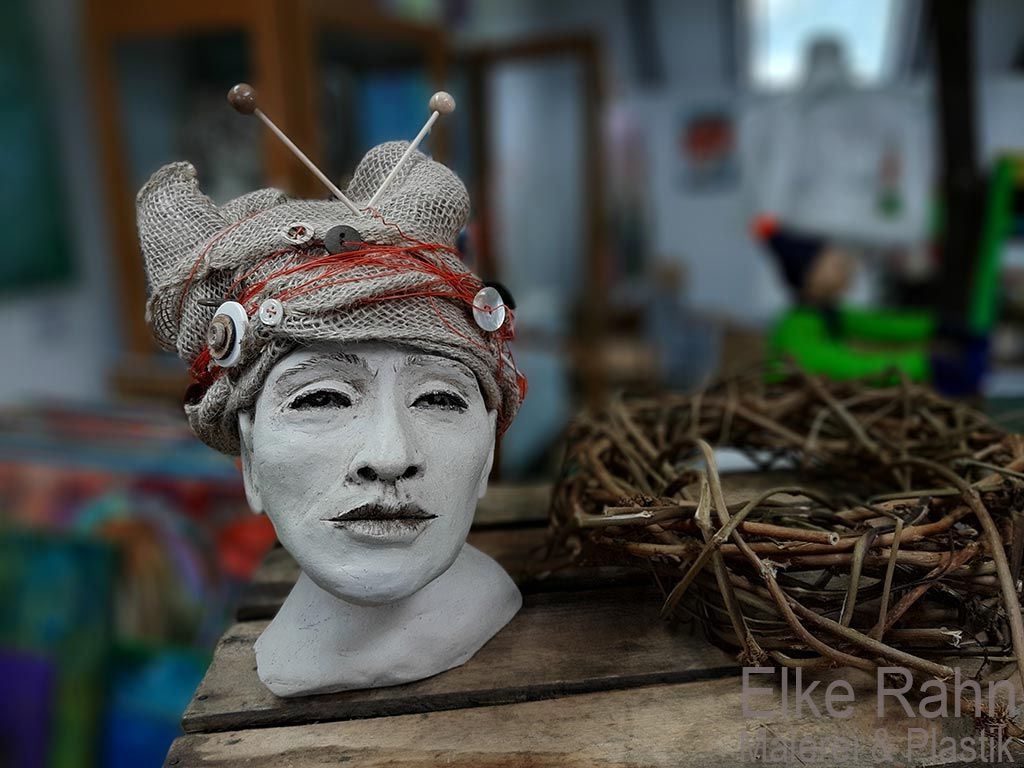 Tonplastik Frau mit Turban