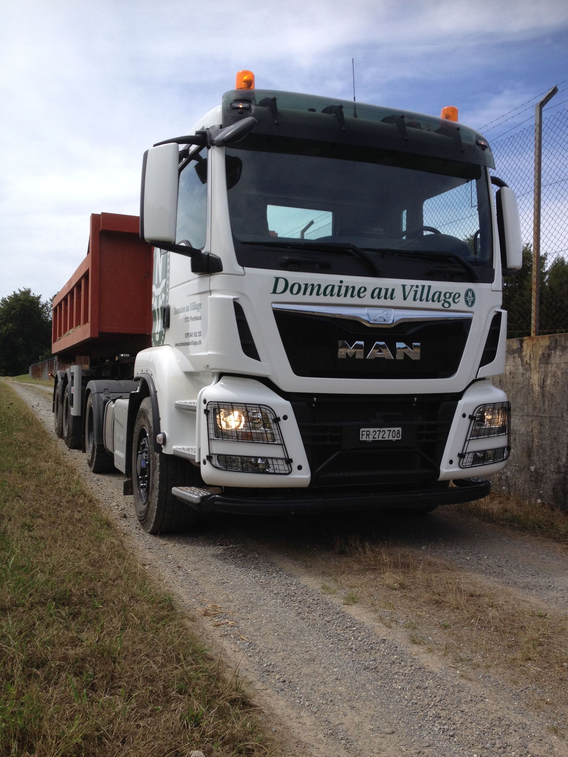 Domaine au Village Service SA