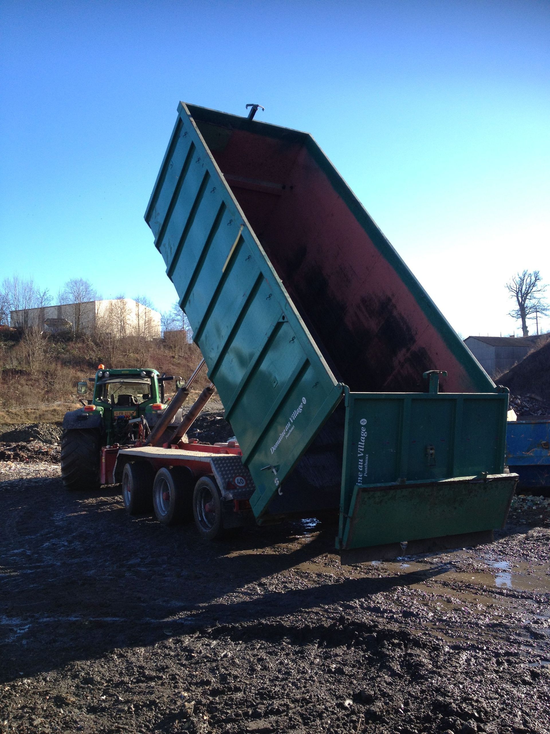 Domaine au Village Service SA