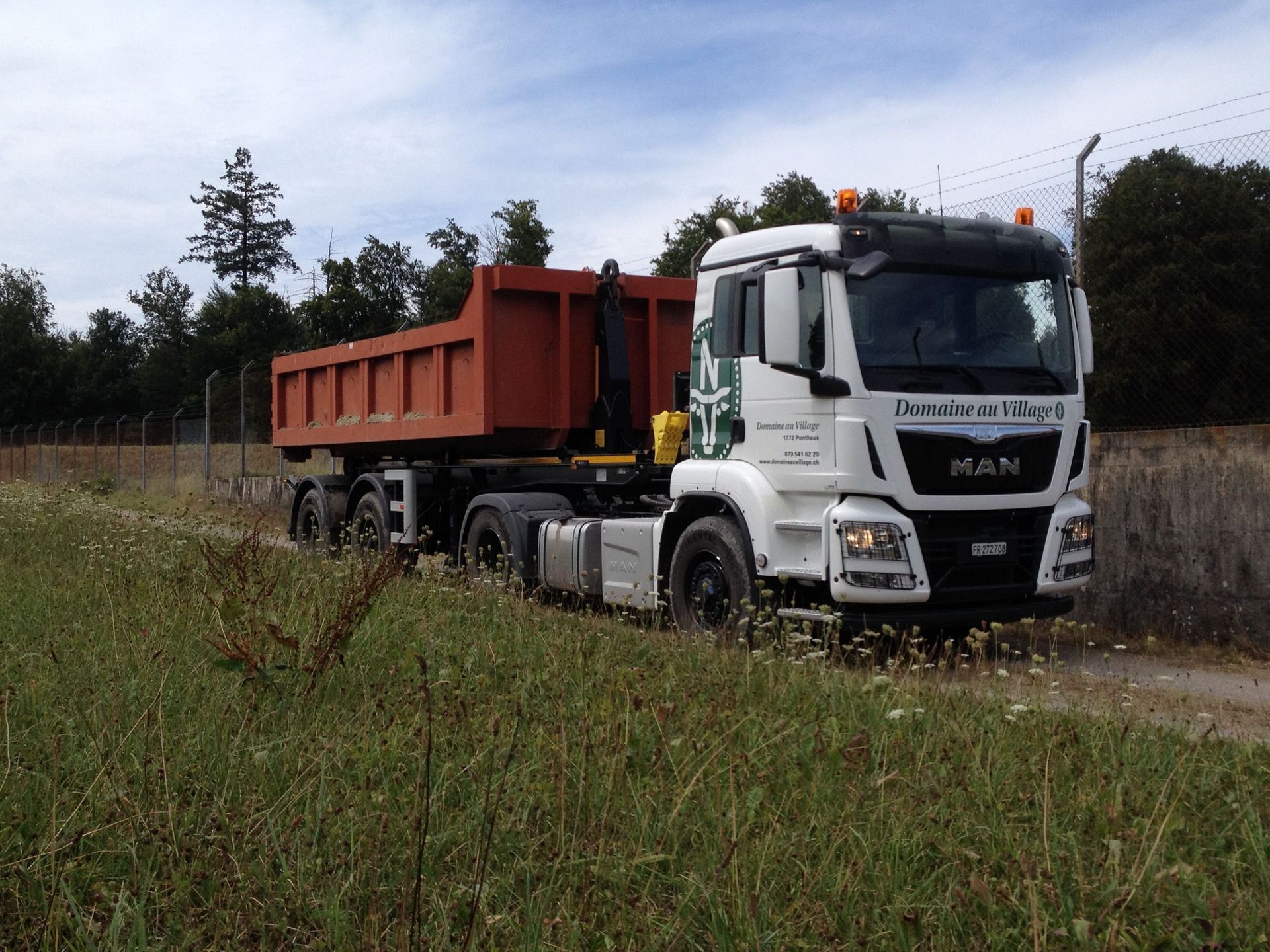 Domaine au Village Service SA