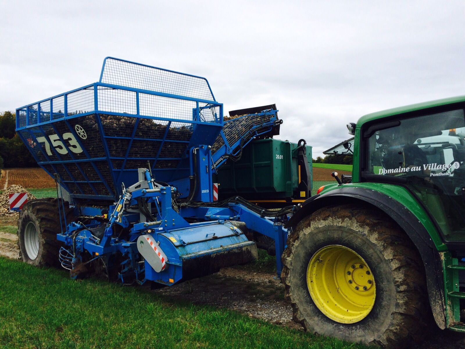 Domaine au Village Service SA