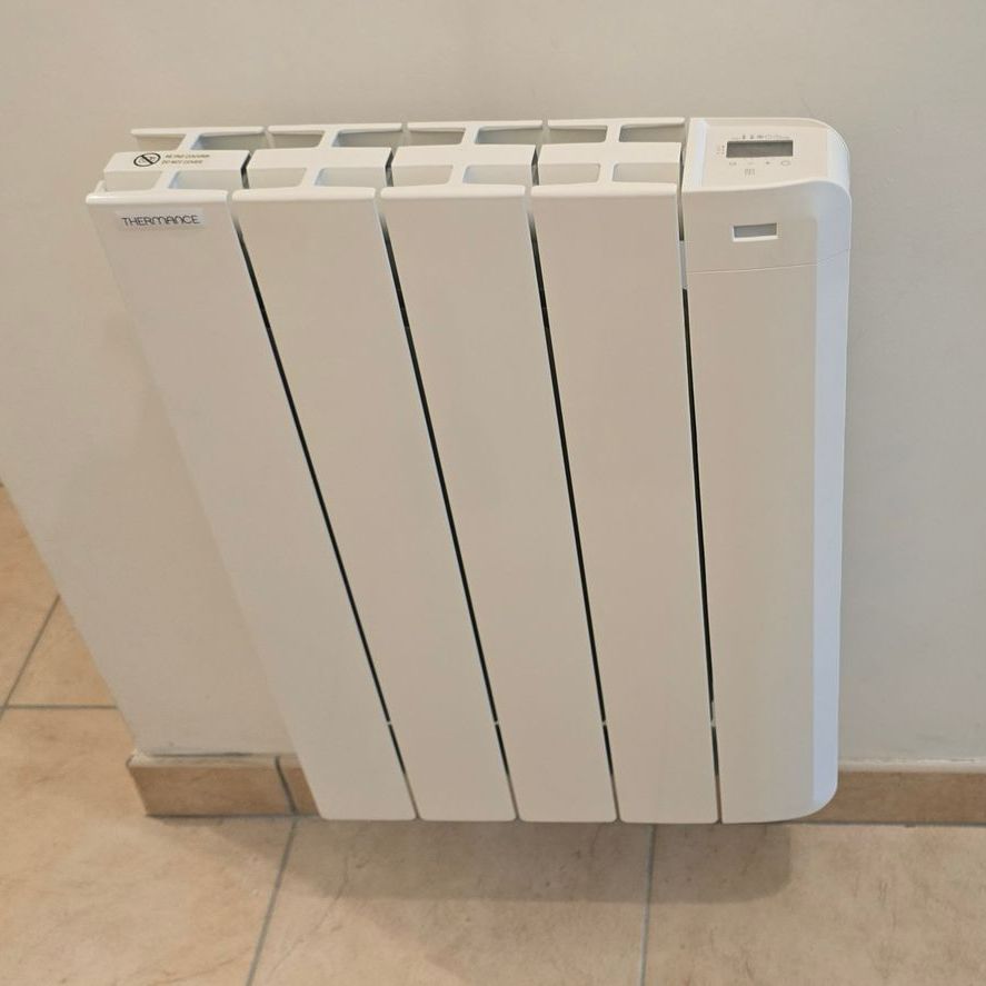 Un radiateur mural neuf