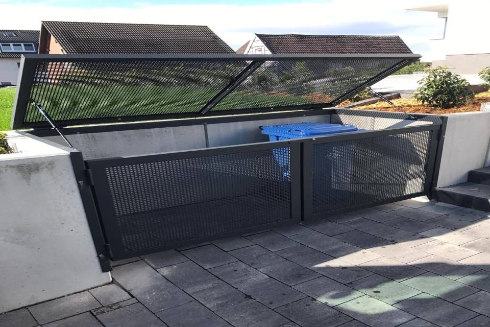 Gitter um Abfallbereich, Arbeit der Herbert Stoffl GmbH