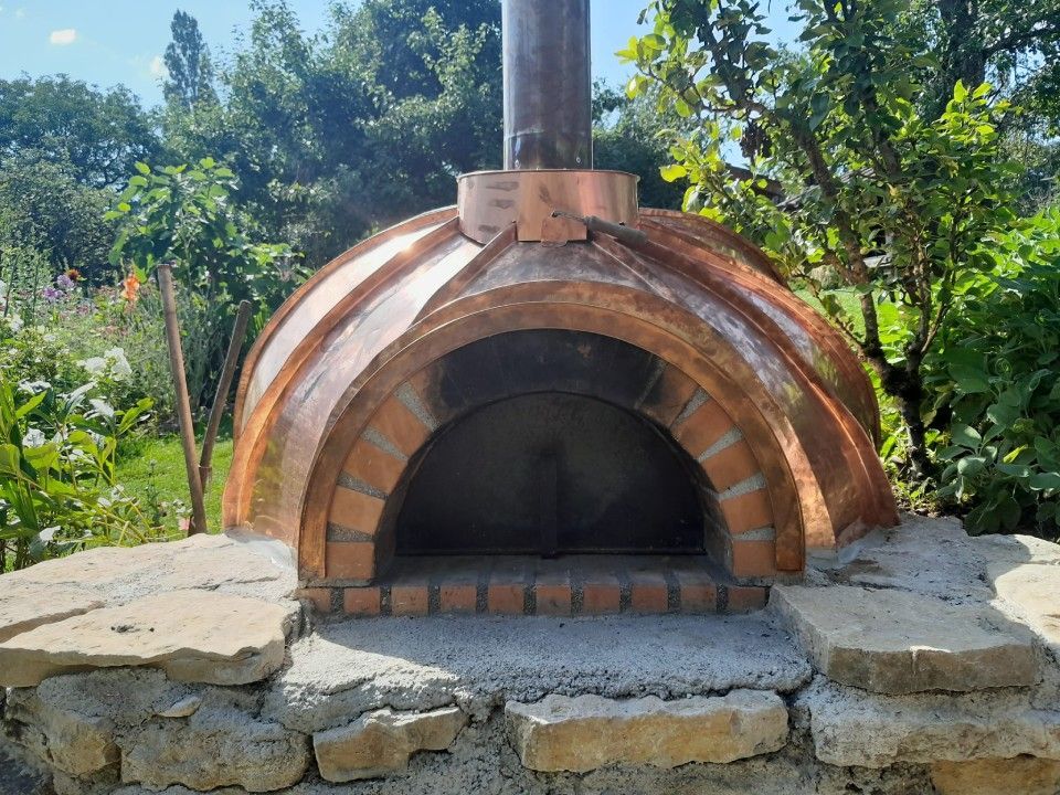 Four à pizza en ferblanterie