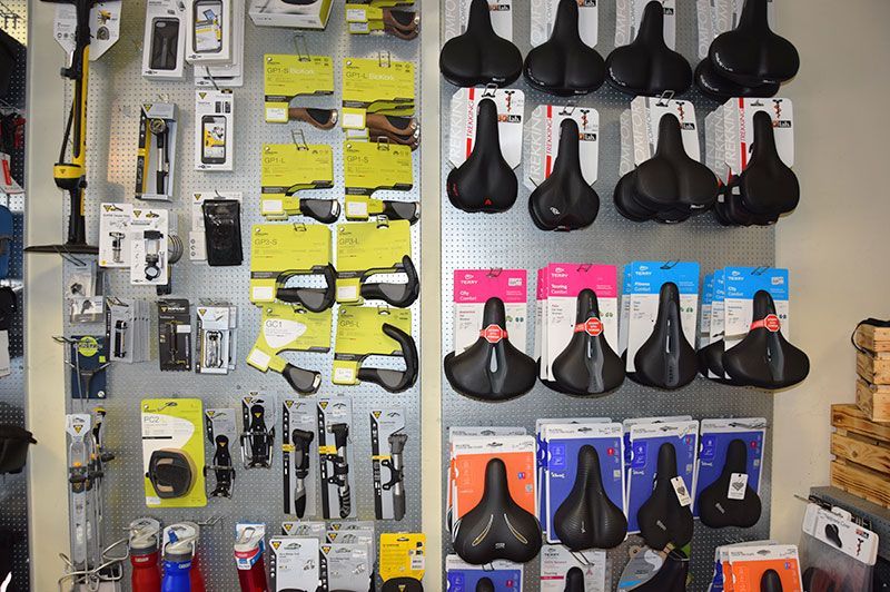 Fahrradlenker, Fahrradsitze u. vieles mehr