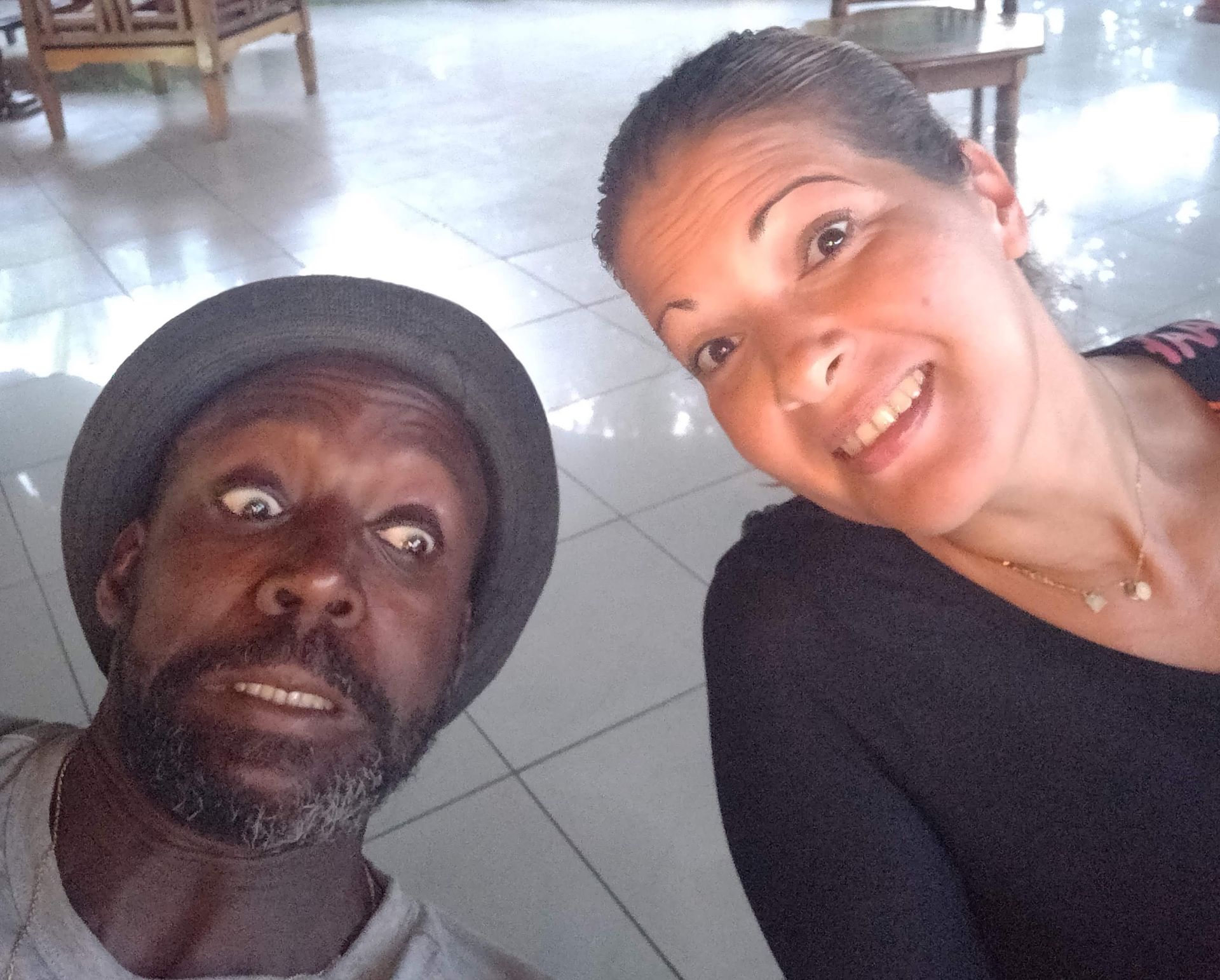 Nadia et Philippe propriétaires de la Tiny House La Parenthèse à Bouc-Bel-Air