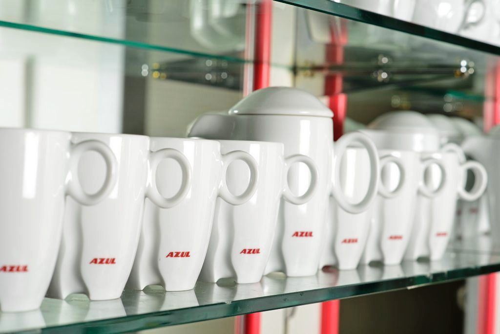 weiße Kaffeetassen in Nahaufnahme