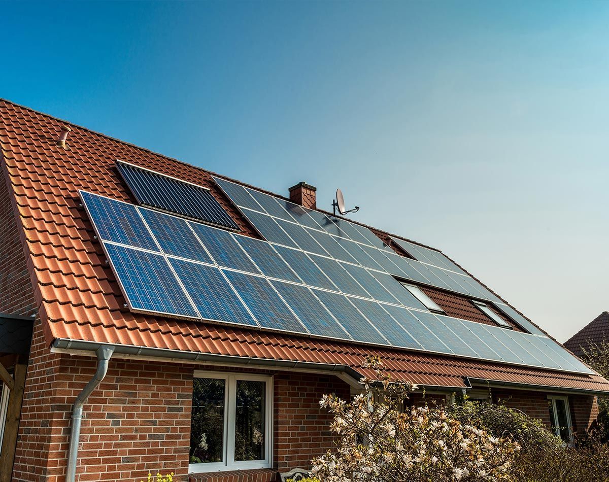 Maison comportant des panneaux solaires