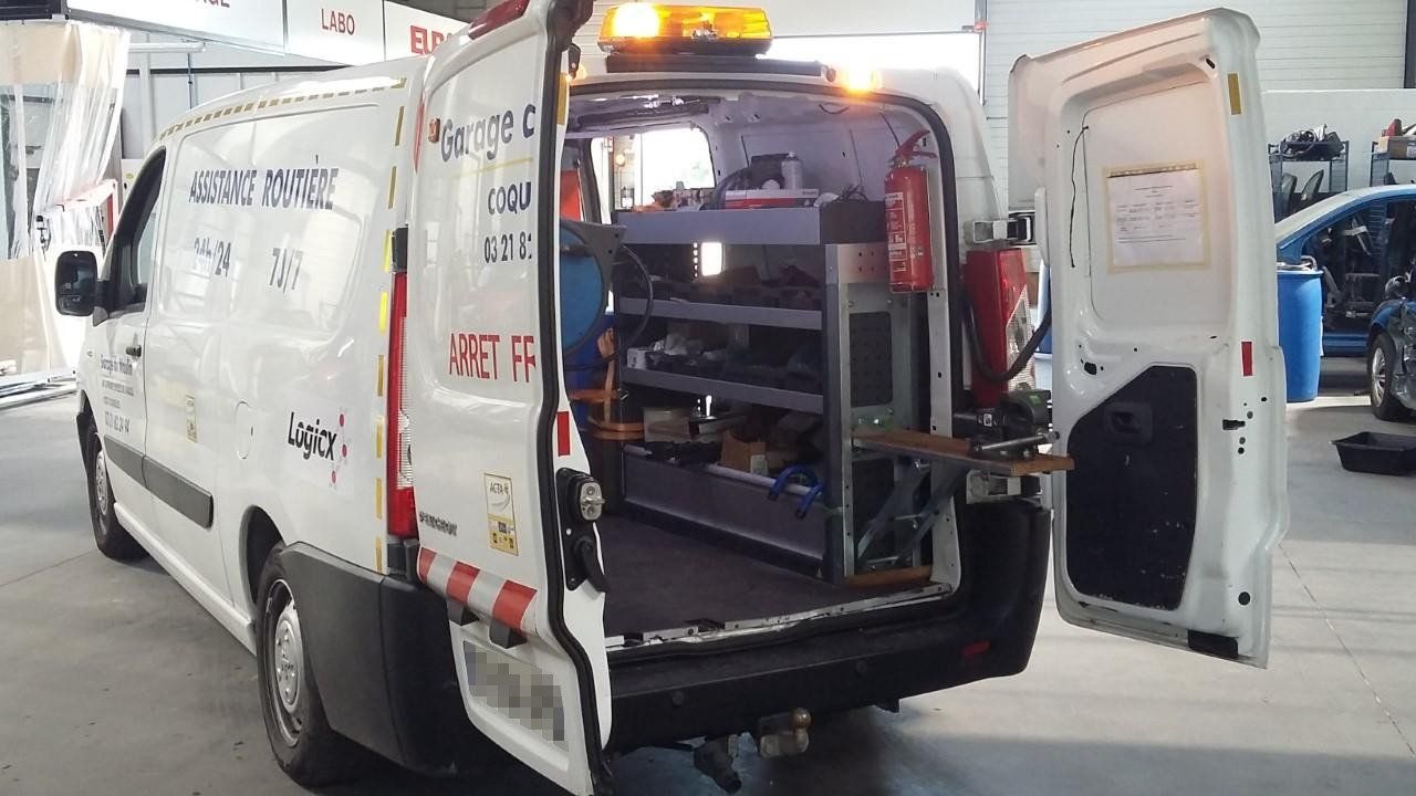 Camion de dépannage d'urgence ouvert