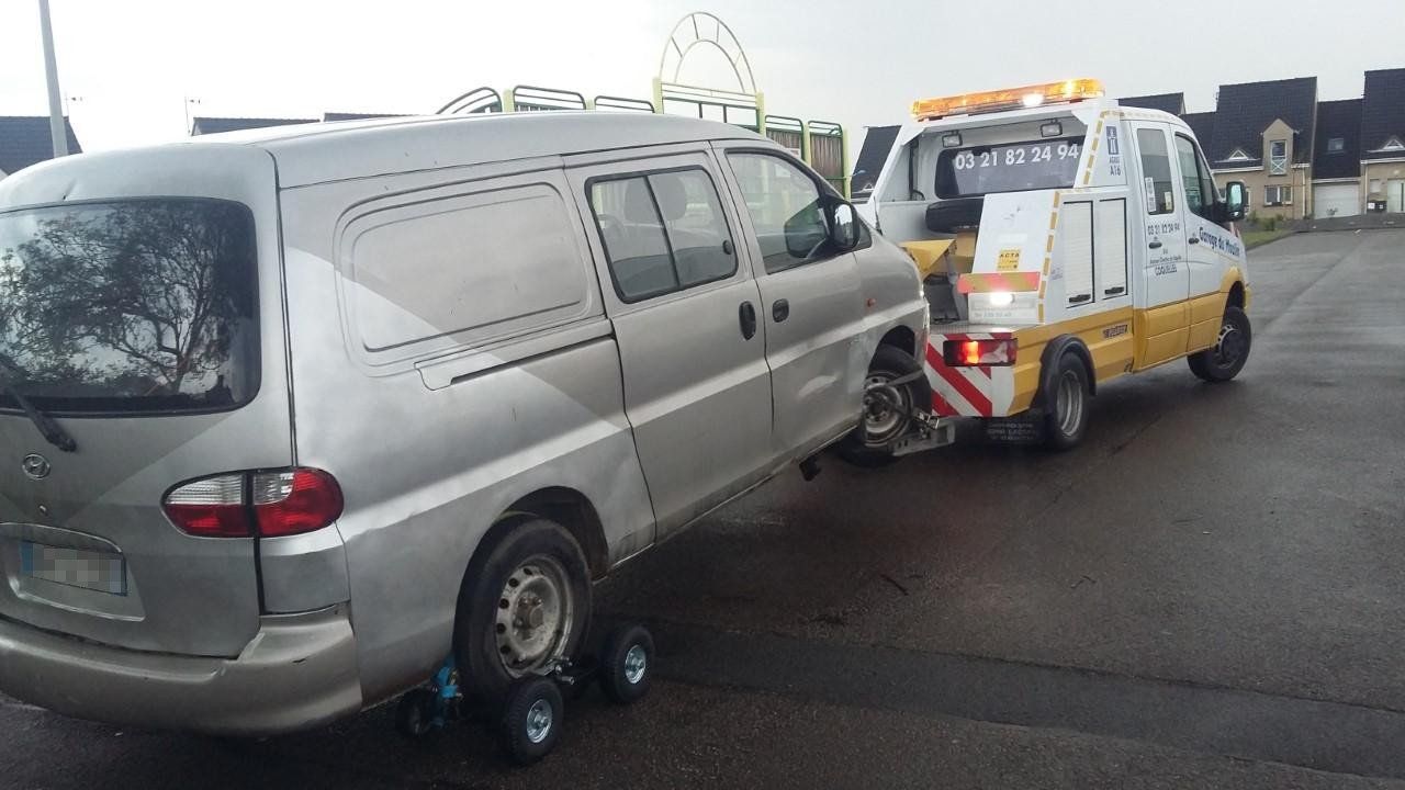 Véhicule en panne remorquée