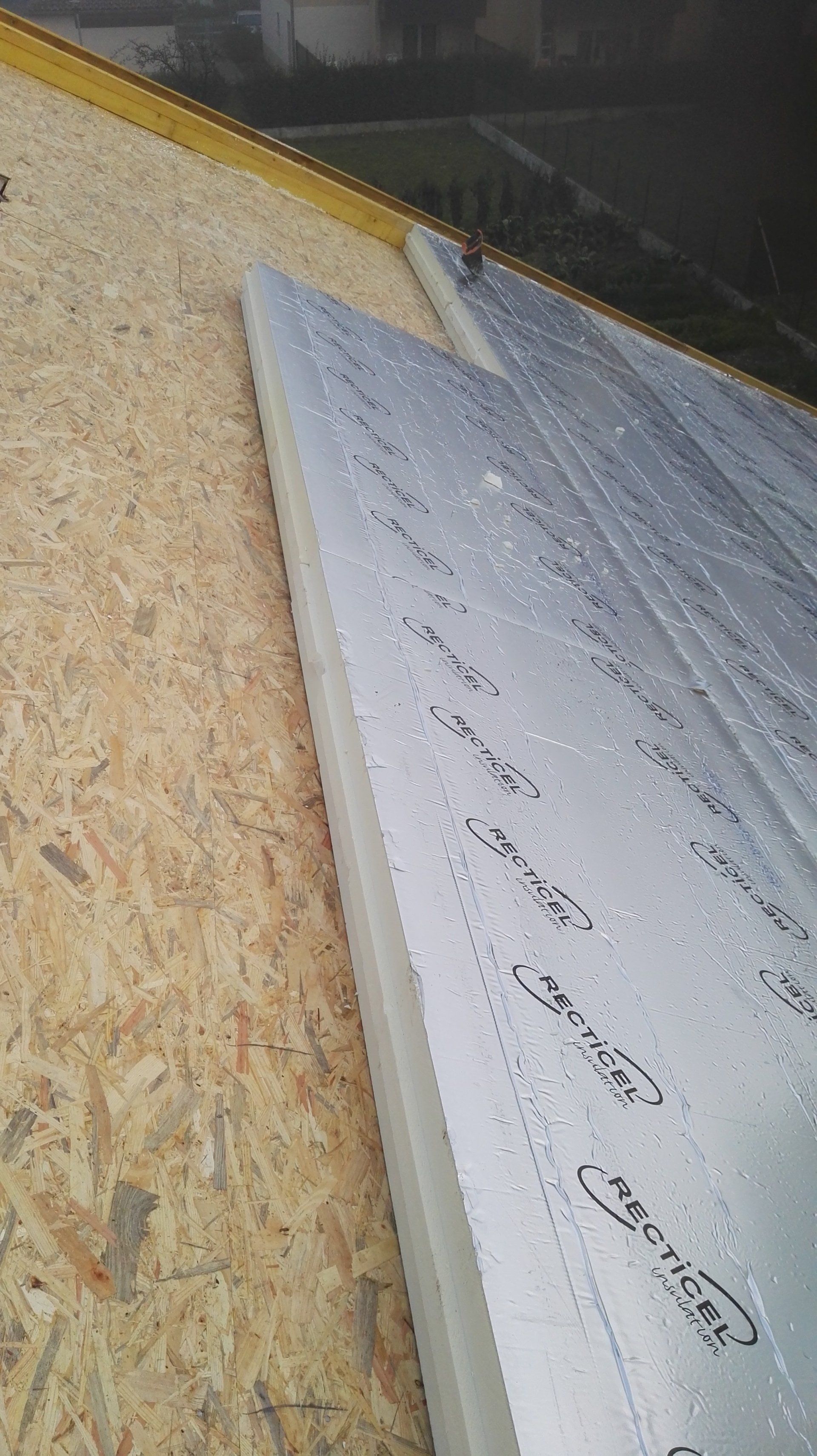 OSB plus panneau isolant en polyuréthane