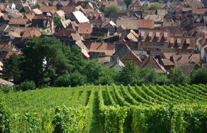 Vue du village de Châtenois, en Alsace, où se trouve l'hôtel Beysang