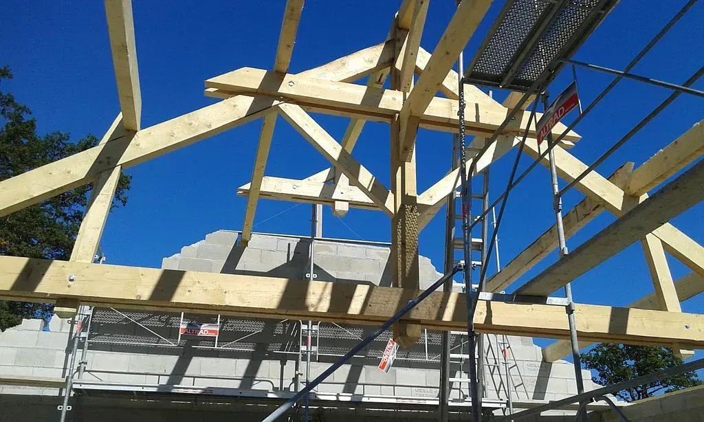 Pose de fermettes sur maison neuve