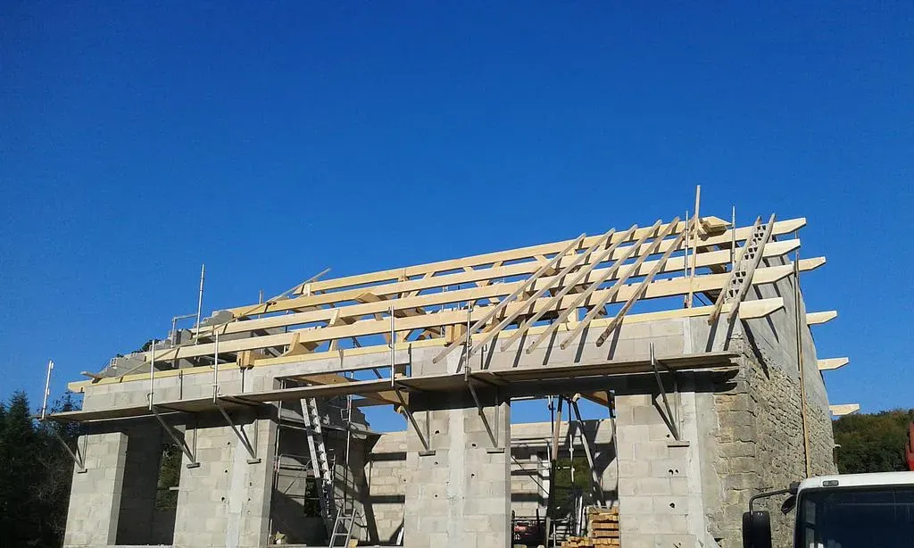 Pose de toiture fermette